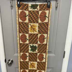 Set of 4 Fall placemats and table runner.